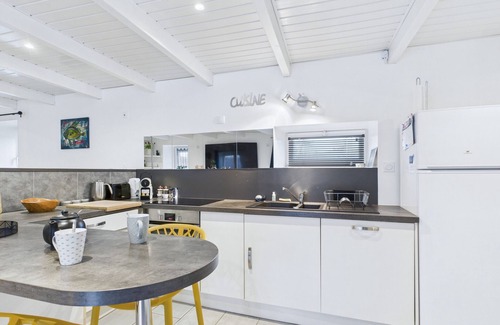 Plouguerneau Ski Chalet | Ti Venan - House facing Ile Venan for 2 people