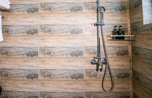 Yongding Bed & Breakfast | Tianmen Mountain Loft Art Inn