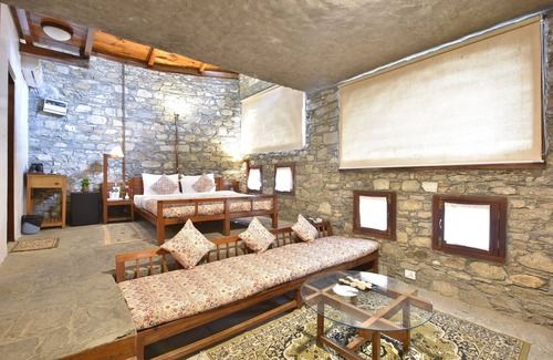 Bhimtal Hotel | Tiaraa Monolith Lake Resort