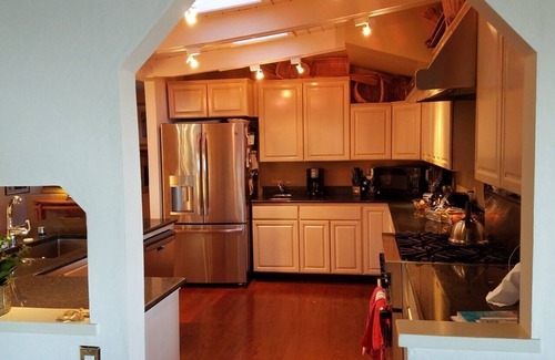 Tiburon House | Tiburon . 4BR. 4BA 4000 Sq. Ft. home on pvt. lane close to SF BAY water views