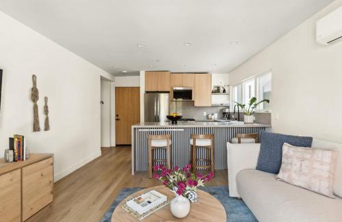 El Porto Apartment | Tide House - Unit C - Modern Seaside 1BD w Parking