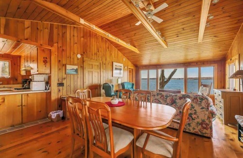 Surry House | Tide's Edge-New Oceanfront!