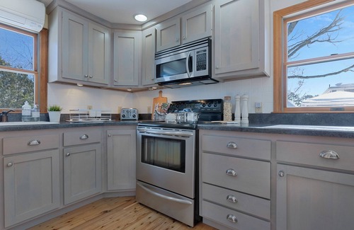 Camp Ellis House | "Tide Vibes" at Ferry Beach - a 4 Bed/3 Bath Spacious Retreat for 13!