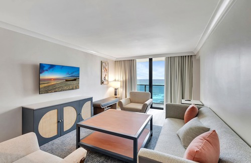 Palm Beach Hotel | Tideline Palm Beach Ocean Resort and Spa
