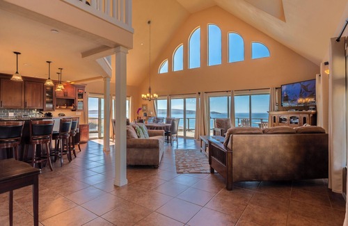 Dillon Beach House | TidePool~Family-Friendly Fun Getaway!Walk to Beach!Decks!HtTb/GmRm/PupOK/WiFi