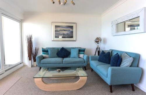 Wittering Apartment | Tides - Beach front apartment in Bracklesham Bay