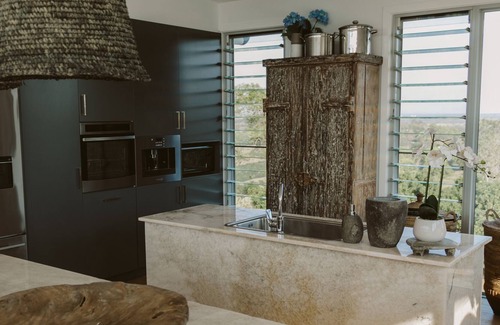 Teven Villa | TIDES - BYRON HINTERLAND 8 BEDROOM VILLA MAGIC VIEWS