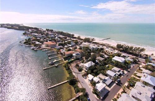 Bradenton Beach House | Tides Inn on the Bay Vacation Homes