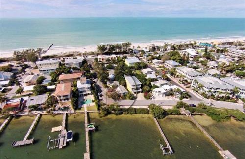 Bradenton Beach House | Tides Inn on the Bay Vacation Homes
