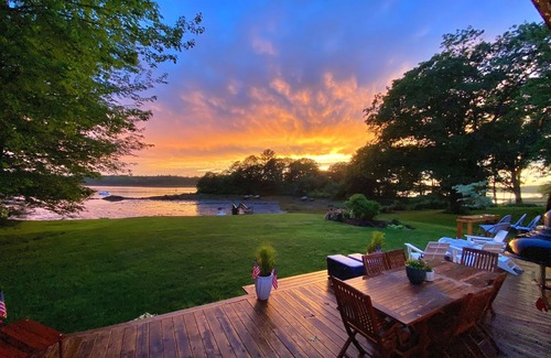 Boothbay House | Tidewatch your day away.