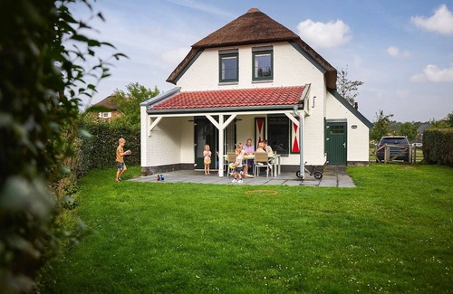 Roggel Villa | Tidy, child-friendly villa with a sauna in Limburg