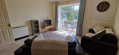 Cork Apartment | Tidy Spacious & Quiet 2BD on Edge of Cork City