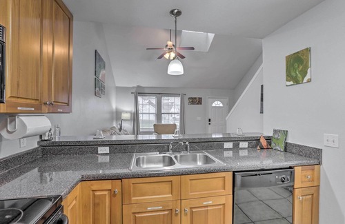 Tallahassee House | Tidy Tallahassee Townhome ~ 7 Mi to Downtown!