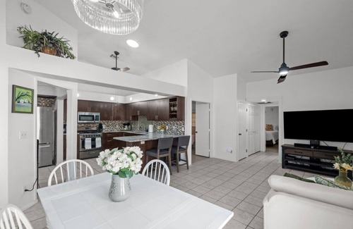 Drexel Heights Apartment | Tidy Townhome near Casino Del Sol