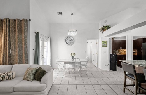 Drexel Heights Apartment | Tidy Townhome near Casino Del Sol