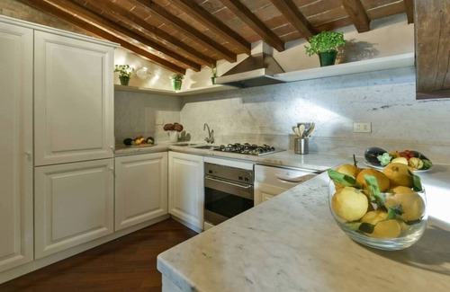 Santo Spirito Apartment | Tiepolo romantic penthouse in the Oltrarno