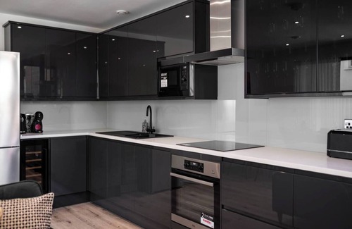 Fulham Broadway Apartment | Tiffany | Luxury 4BR, 2Bath, Apartments in Fulham&Chelsea