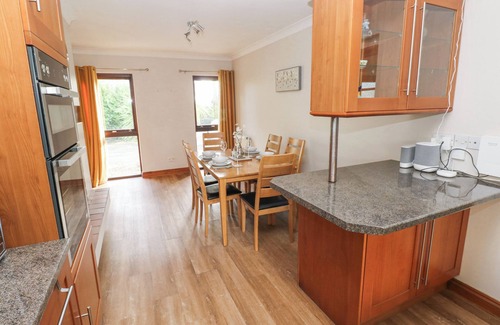 Amroth House | TIG BHAN, family friendly, character holiday cottage in Llanteg