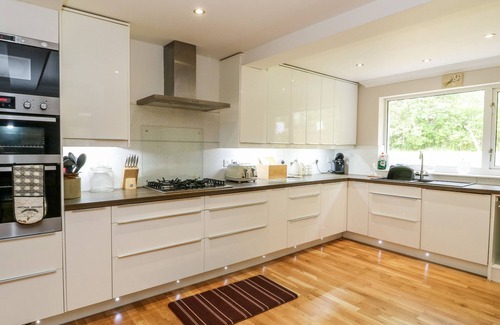 Marybank Cottage | TIGH NA DROCHIT, pet friendly, with open fire in Garve