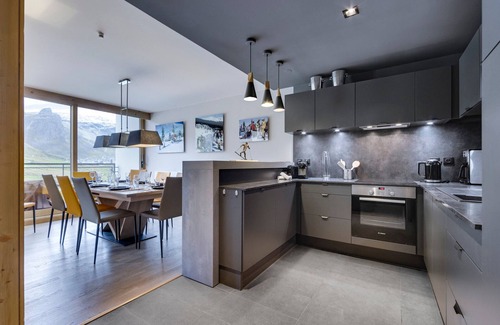 Tignes le Lac Apartment | Tignes le Lac - Large Apartment 5 Rooms, 8-10 People, Wifi, Near Shops and Lifts