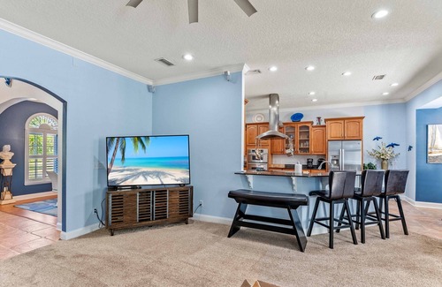 St. Augustine House | Tiki Bar-Heated Pool/Jacuzzi Weddings/Events Pets