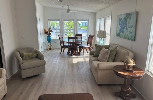 Charlotte Park House | Tiki Hut waterfront house with dock in charming Punta Gorda