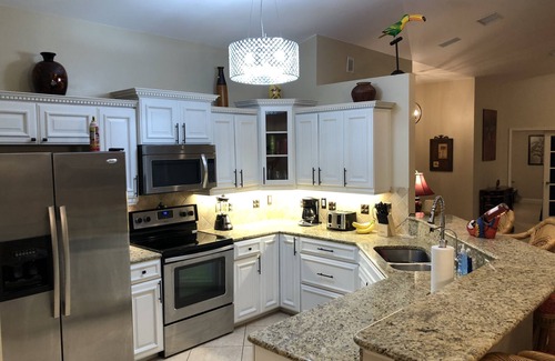Bonita Springs House | Tiki Paradise House & pool - 10 min to Beach!