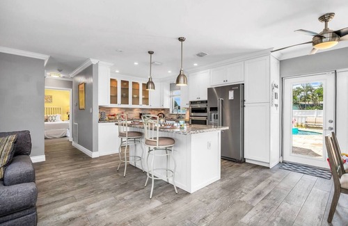Deerfield Beach House | Tiki Sea Breeze Retreat- Pool+Spa - 5 Min to Beach
