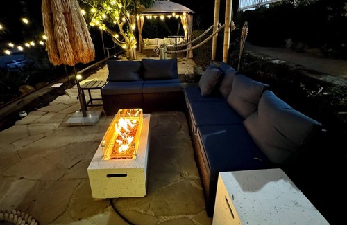 Mission Canyon Apartment | Tiki Vista Retreat-Majestic Views-Central Location