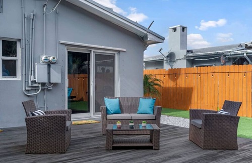 Lake Ridge Apartment | Tilah Stays | 10 min to beach & nightlife