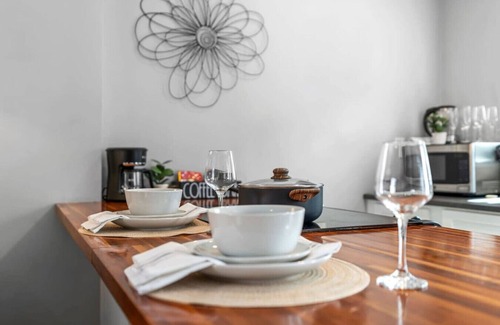 Lake Ridge Apartment | Tilah Stays | Weekly discounts | 10 Min to beach