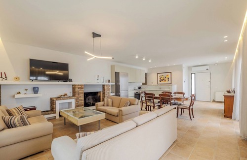 Corfu Town Apartment | Tilia Tree Luxury apartment | Vast Pool and BBQ