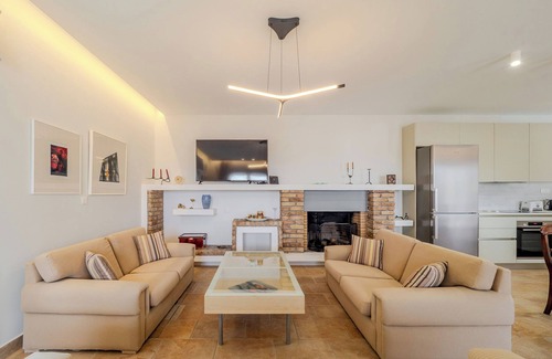 Corfu Town Apartment | Tilia Tree Luxury apartment | Vast Pool and BBQ