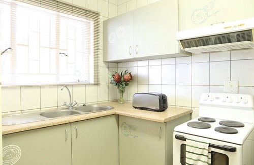 Windhoek West Bed & Breakfast | Tilla's Guesthouse