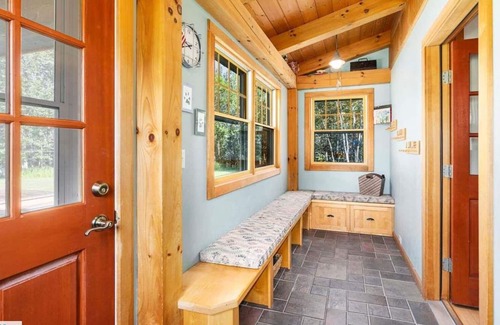 South Range House | Timber Frame House overlooking Lake Superior, 20 miles from downtown Duluth