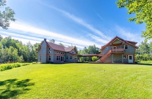 South Range House | Timber Frame House overlooking Lake Superior, 20 miles from downtown Duluth