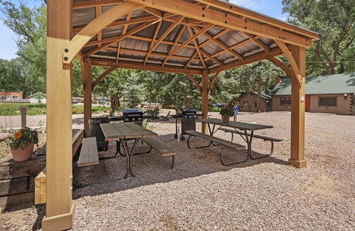 Colorado Springs Cabin | Timber Lodge Cabin #32