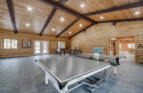 Amity RV Rental | Timber Lodge Ranch - RV Space 1