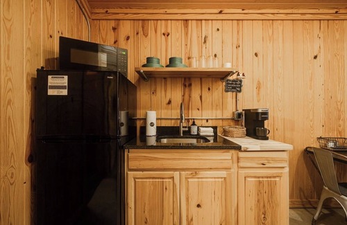 Amity Cabin | Timber Lodge Ranch - Studio 2