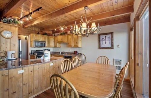 Mammoth Lakes Condo | Timber Ridge #19 - 1 Pet ok, Killer View, 2 Car Garage, Private BBQ, Gorgeous Pool, Ski In/Out
