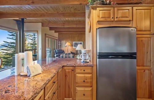 Mammoth Lakes Condo | Timber Ridge #19 - 1 Pet ok, Killer View, 2 Car Garage, Private BBQ, Gorgeous Pool, Ski In/Out