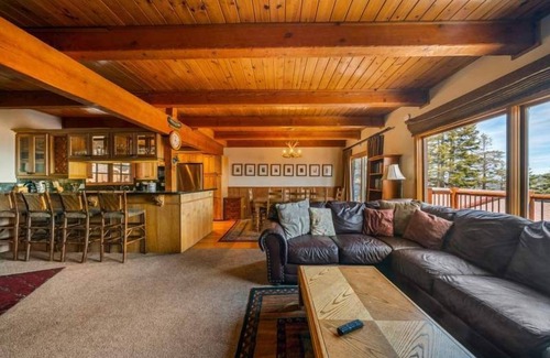 Mammoth Lakes Condo | Timber Ridge #2 - Ski in/Ski Out to Eagle Lodge - right by trail out