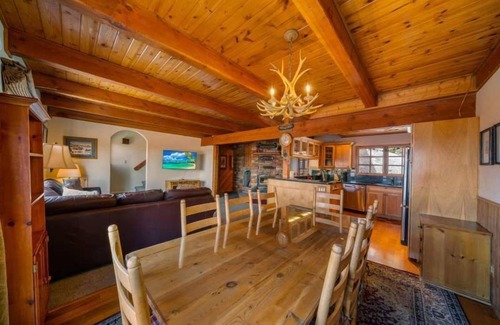 Mammoth Lakes Condo | Timber Ridge #2 - Ski in/Ski Out to Eagle Lodge - right by trail out