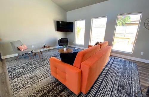 Kanab House | Timber & Tin G 2Bed 2Bath w Pool & Rooftop Deck