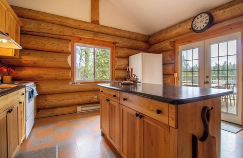 North Frontenac Cottage | Timber Wilderness Lodge