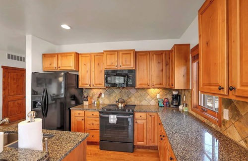 Tamarack Resort House | Timberline Lodge @ Tamarack Resort | Modern Ski In/Out | Pet OK | Hot Tub