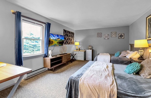 Ellicottville Cabin | Timberline Lodge - Downtown Ellicottville - Room 201