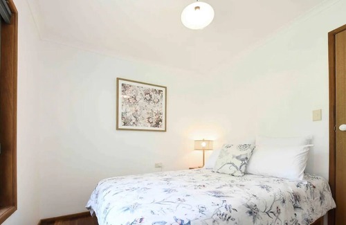 Bald Knob House | Timbertop Retreat - a hilltop retreat minutes from Maleny