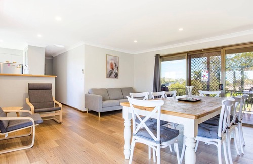 Culburra Beach House | Time and Tide - Pet Friendly - 1 Min Walk to Beach