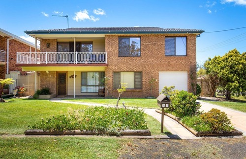 Culburra Beach House | Time and Tide - Pet Friendly - 1 Min Walk to Beach